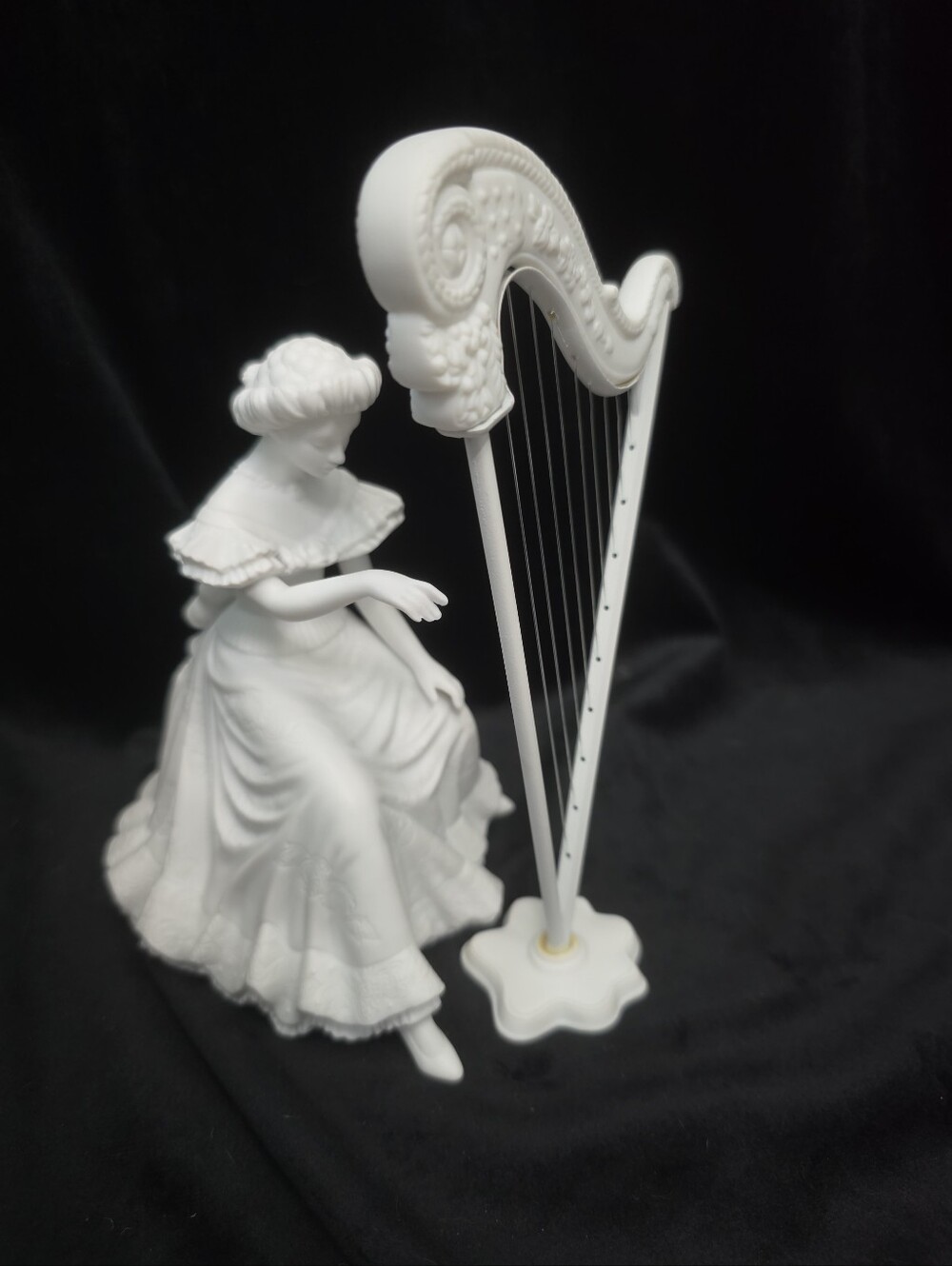 Department 56 Winter Silhouette Christmas Concerto Harpist Set 7846-8 w/ Box